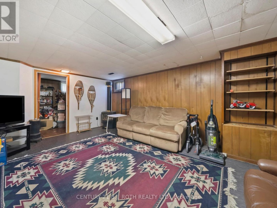 392 BAYVIEW PARKWAY, 