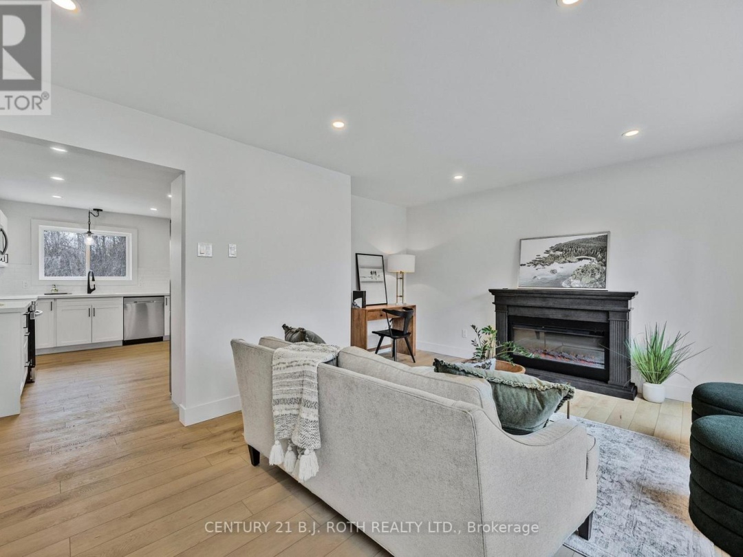 185 SILVER BIRCH CRESCENT, 