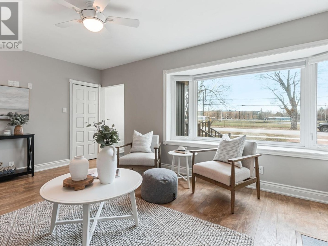88 Simcoe Street, Lake Simcoe