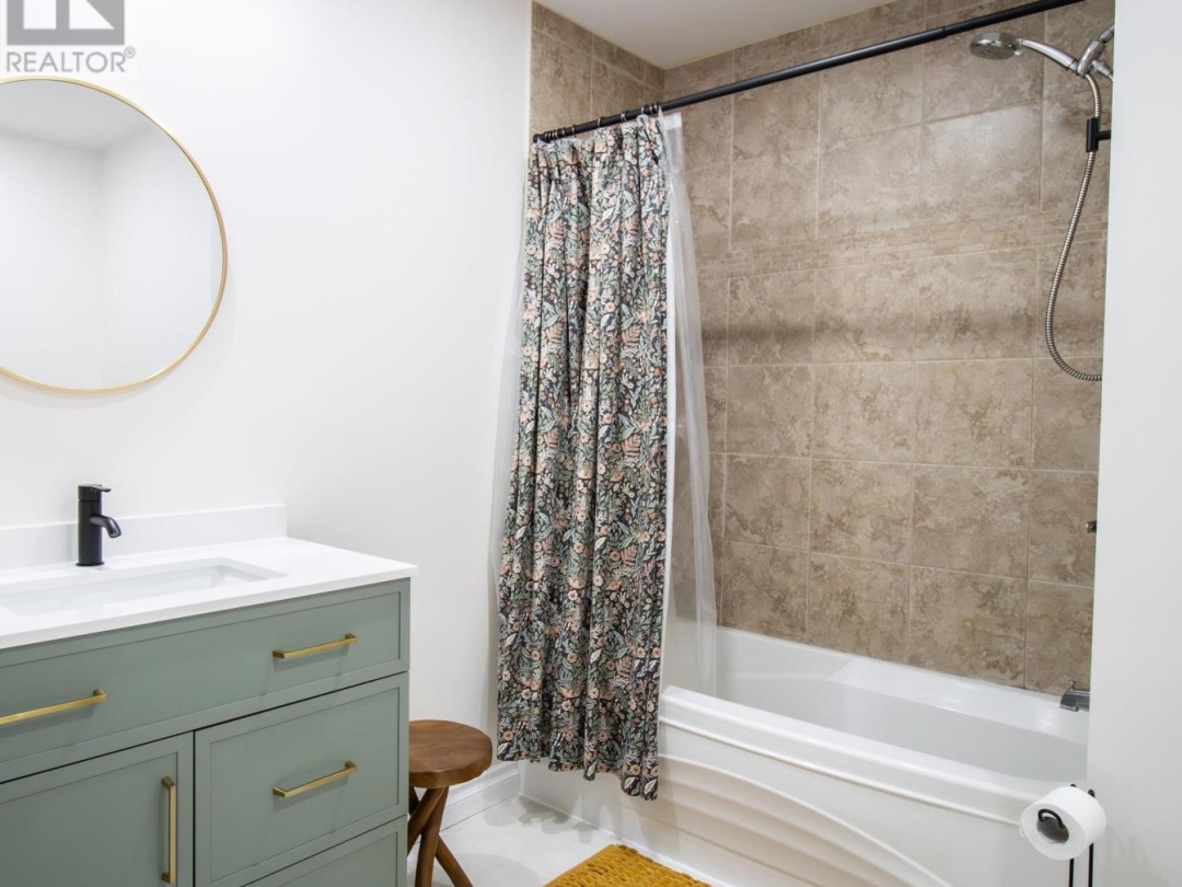 36 B SPENCER STREET, 