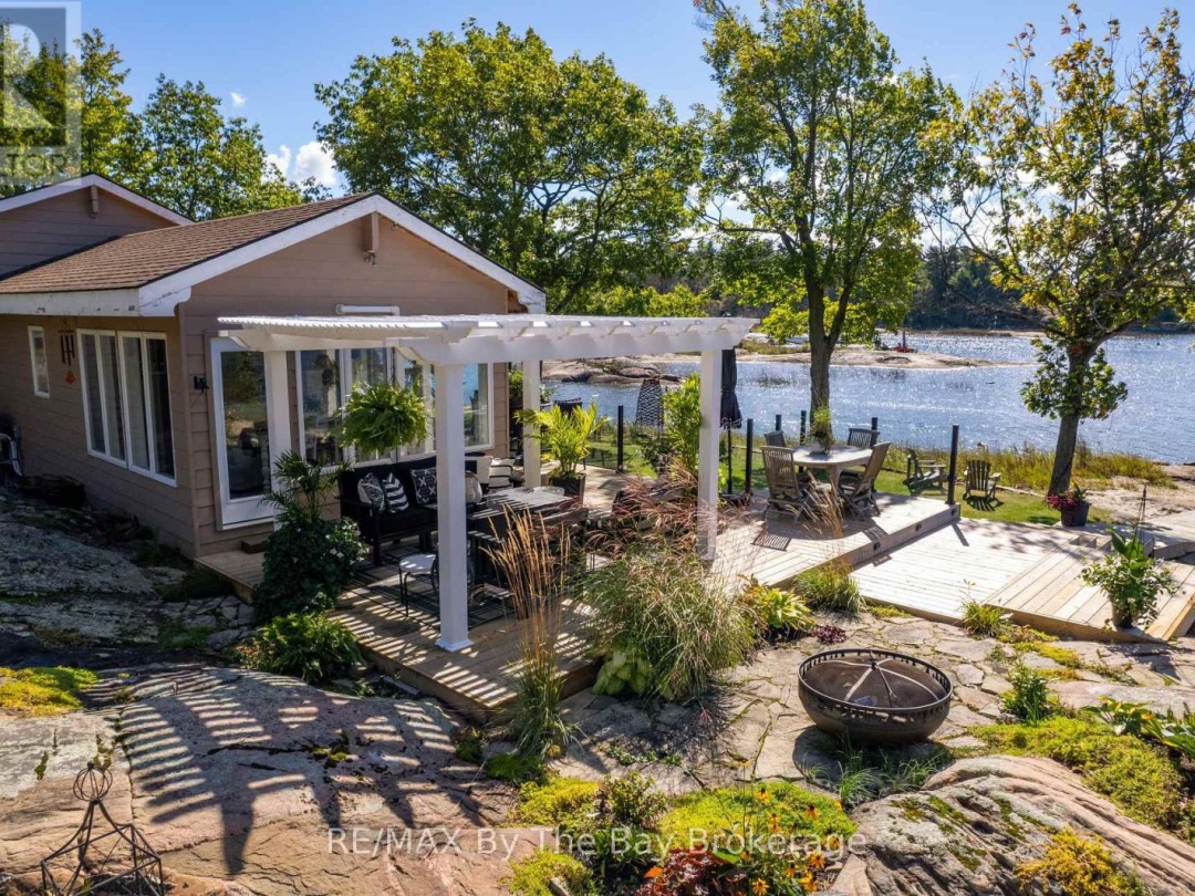 4476 ISLAND 1040/LITTLE BEAUSOLEIL ISLAND, 