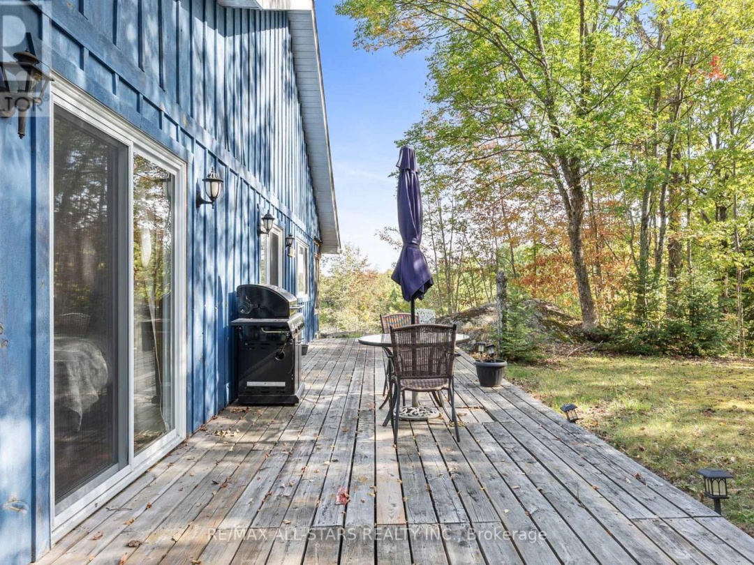1142 ENGLISH CIRCLE, 