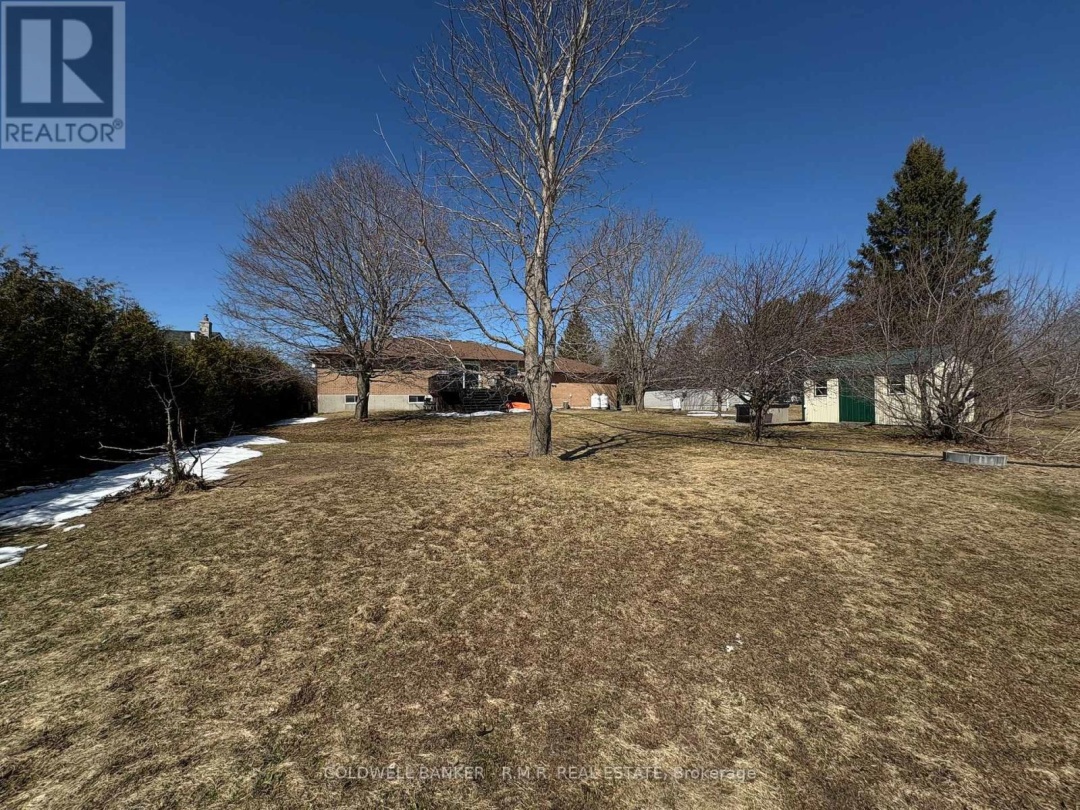 84 Pinewood Boulevard, Canal Lake