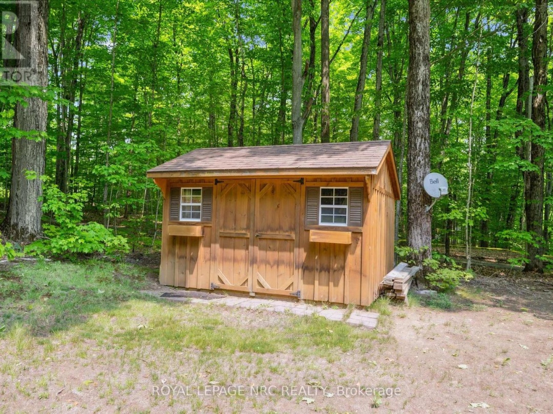 283 Salmon Lake Road N, Salmon Lake
