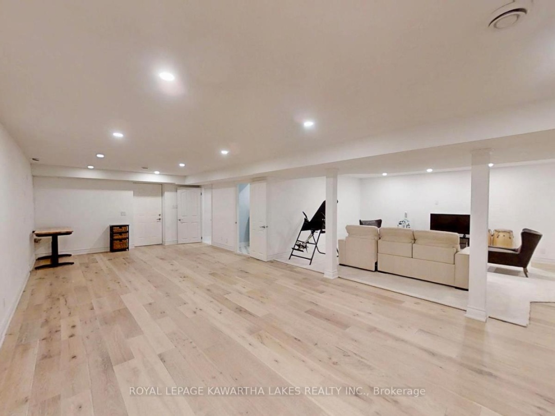 427 LINDEN VALLEY ROAD, 