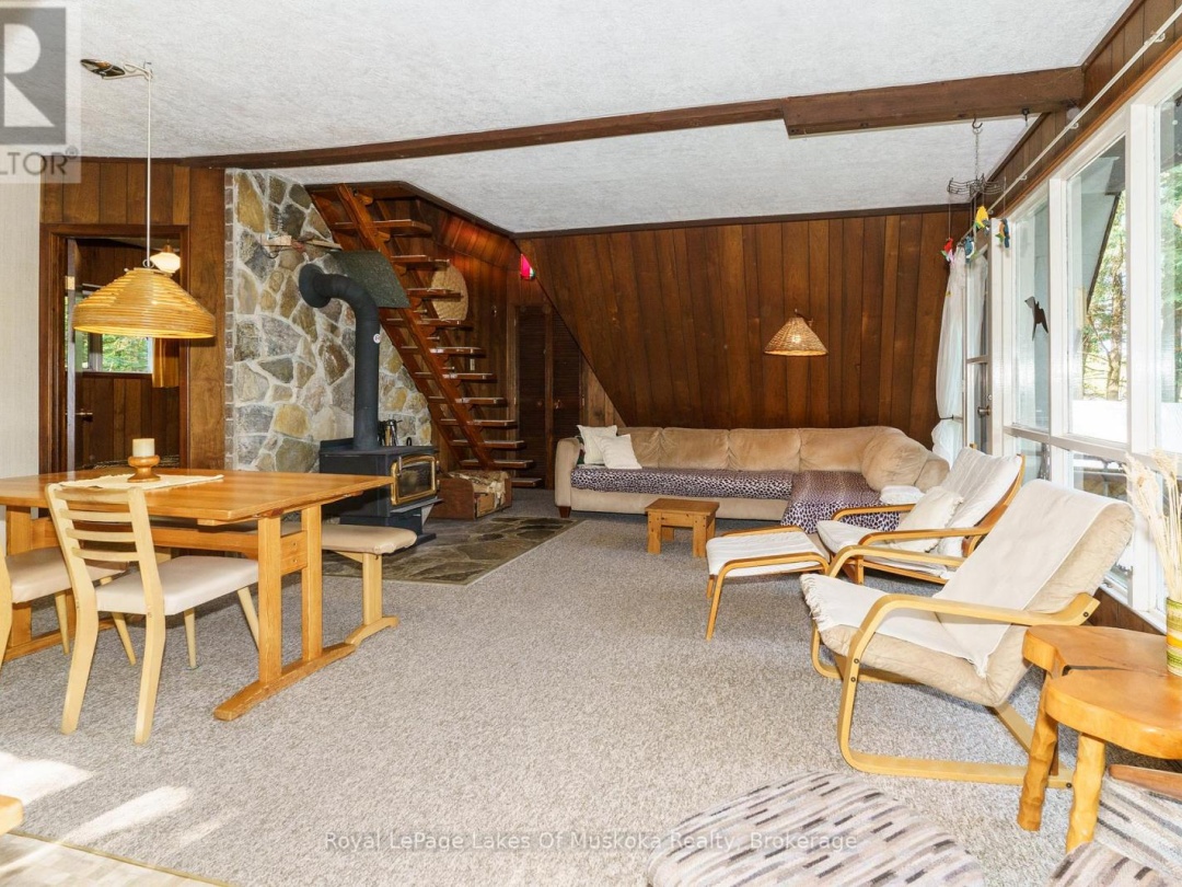1363 West Oxbow Lake Road, Oxbow Lake
