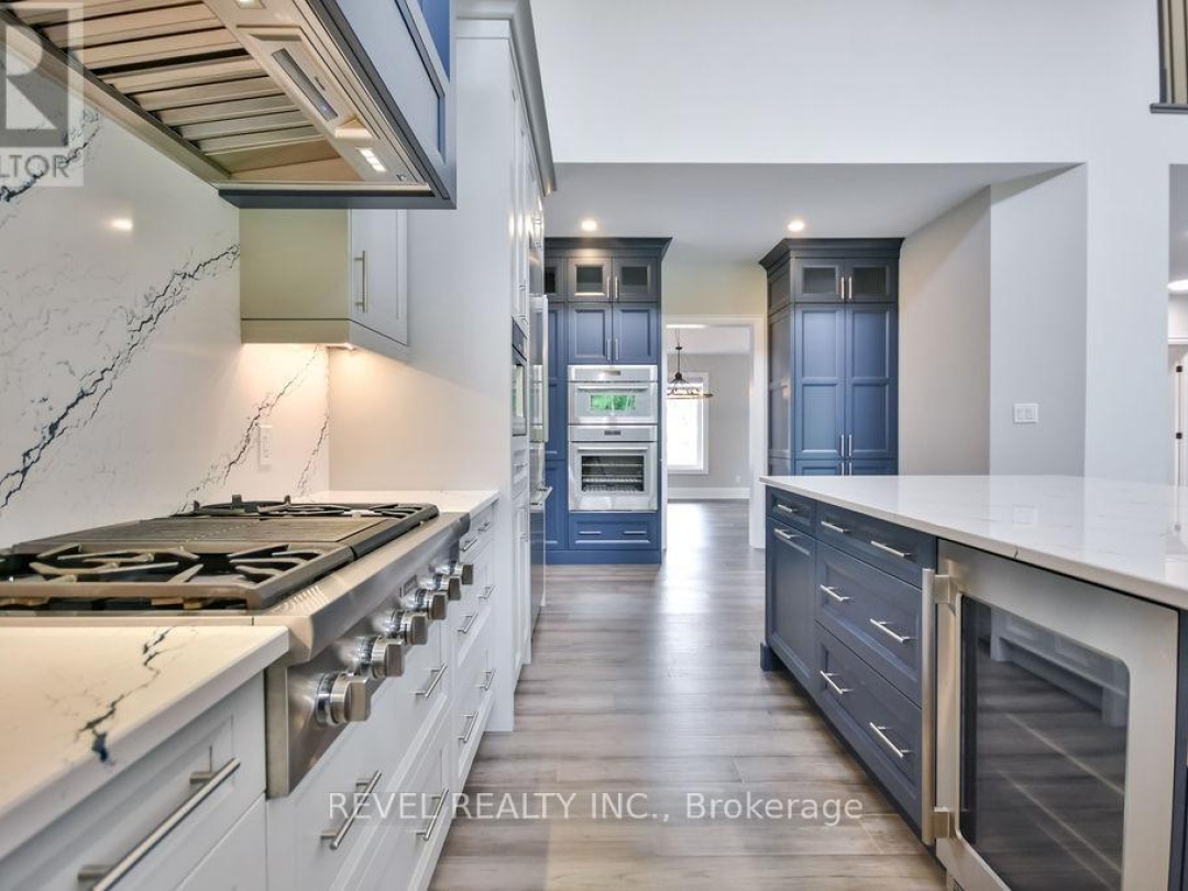 4 CLYDESDALE COURT, 