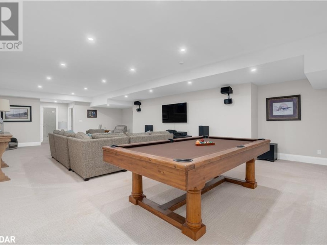 12 Thoroughbred Drive, Oro-Medonte