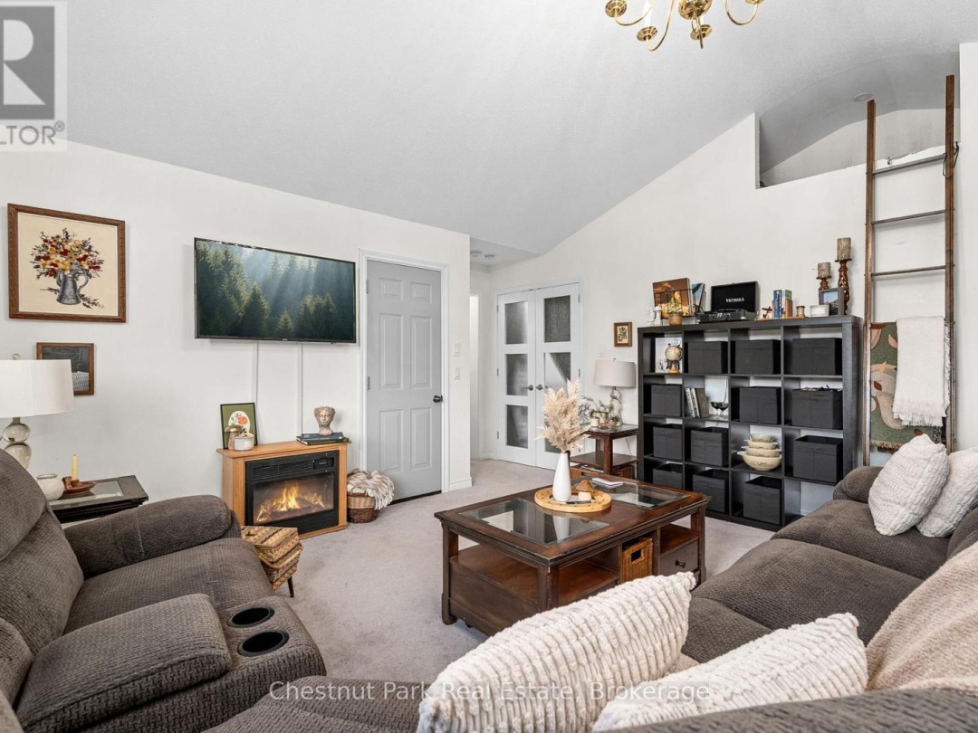 17 WINDSONG CRESCENT, 