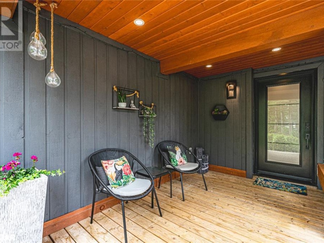 7952 Park Lane Crescent, Black Lake