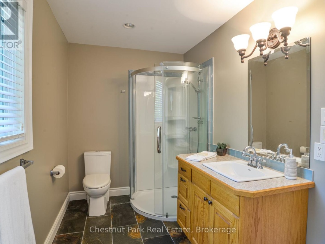 3547 Lauderdale Pt Crescent, Sparrow Lake