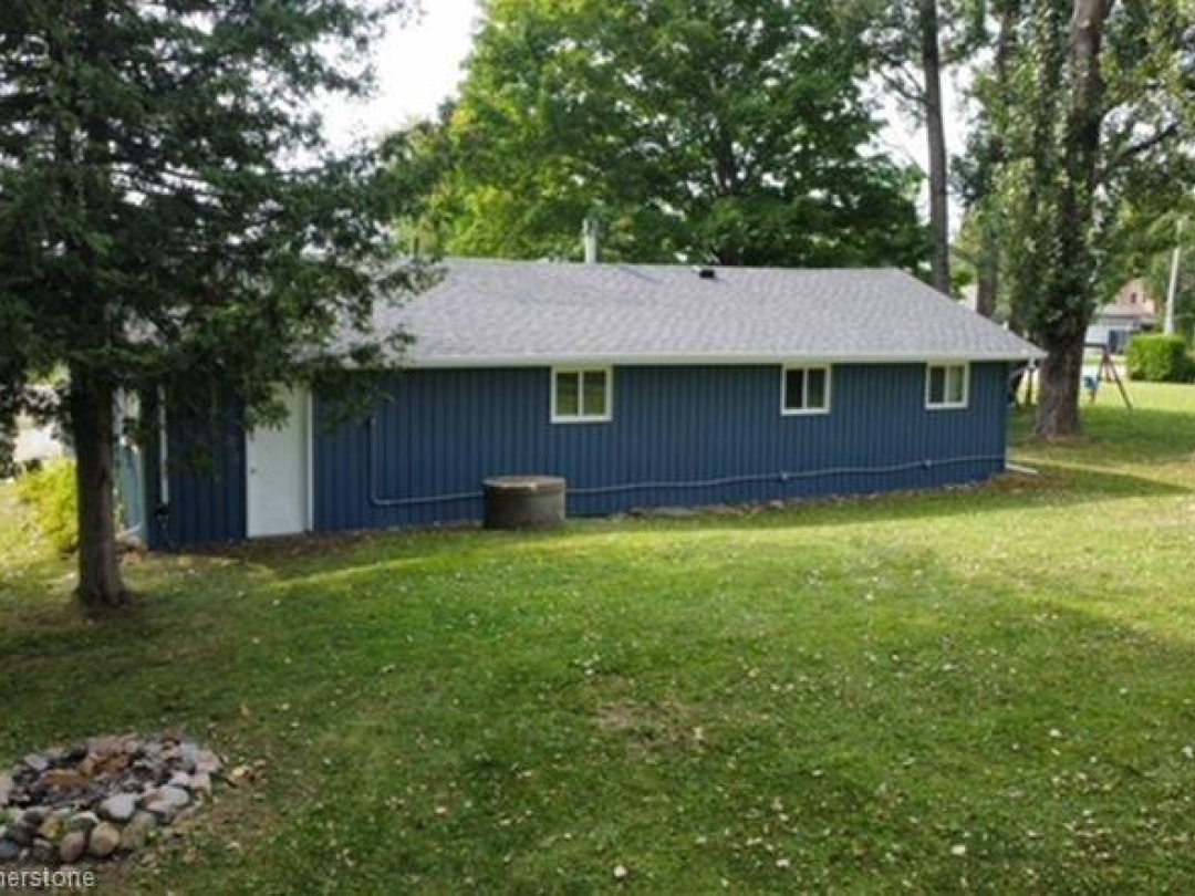 38 MACPHERSON Crescent, Kawartha Lakes