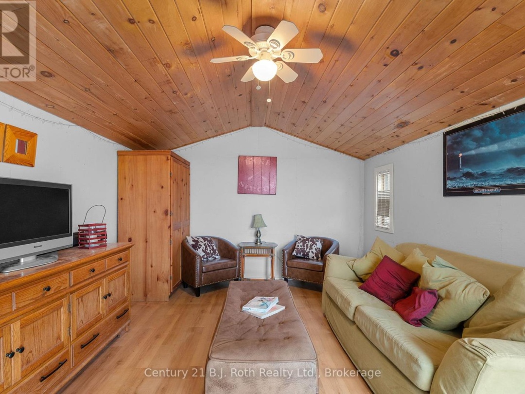 3772 HARRY'S LANE, Lake Simcoe