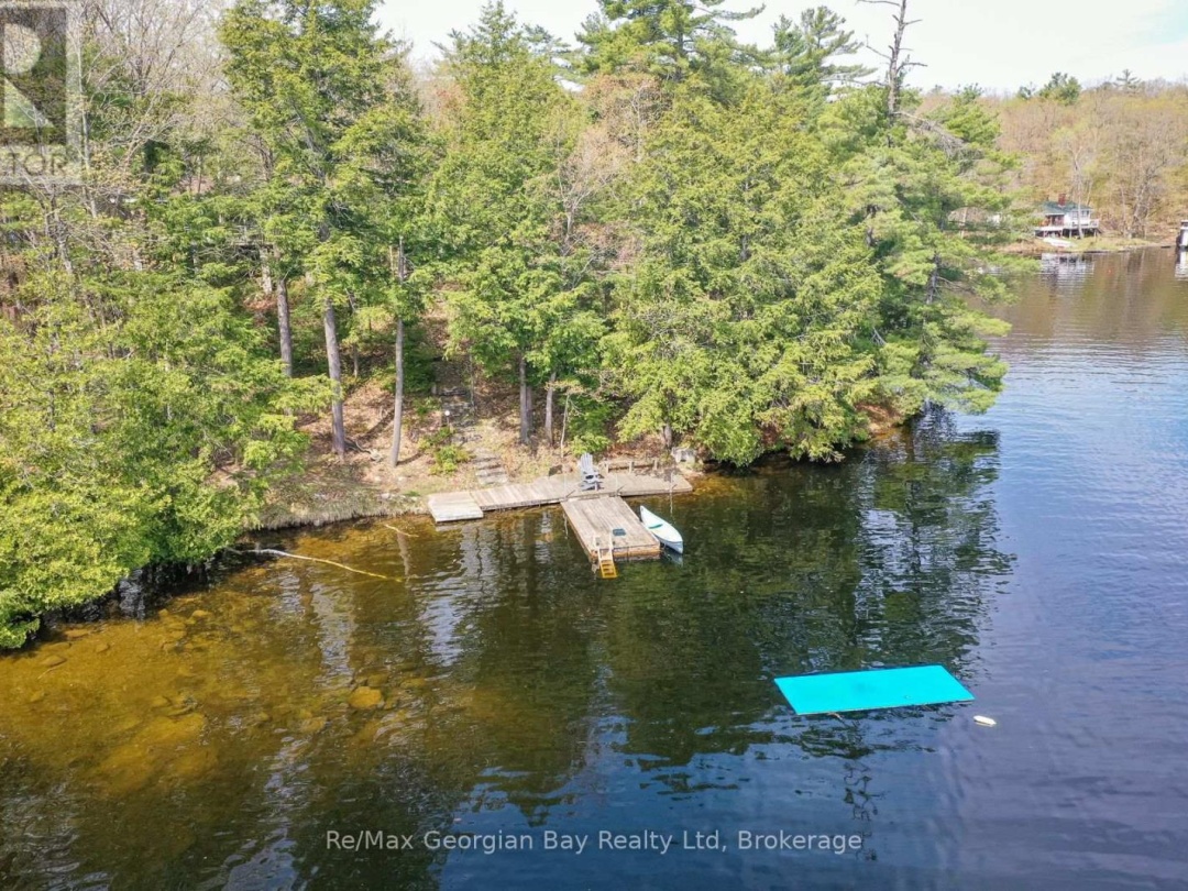 214 Trans Canada Bay Road, Six Mile Lake