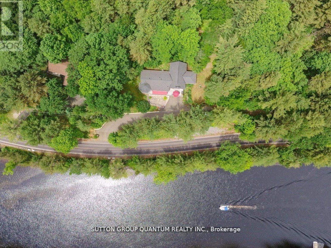 167 Santas Village Road, Muskoka River