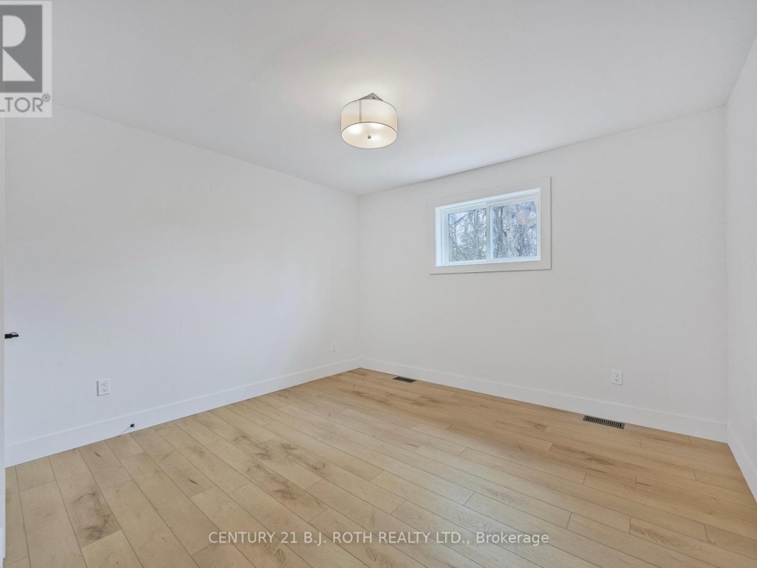 185 SILVER BIRCH CRESCENT, 