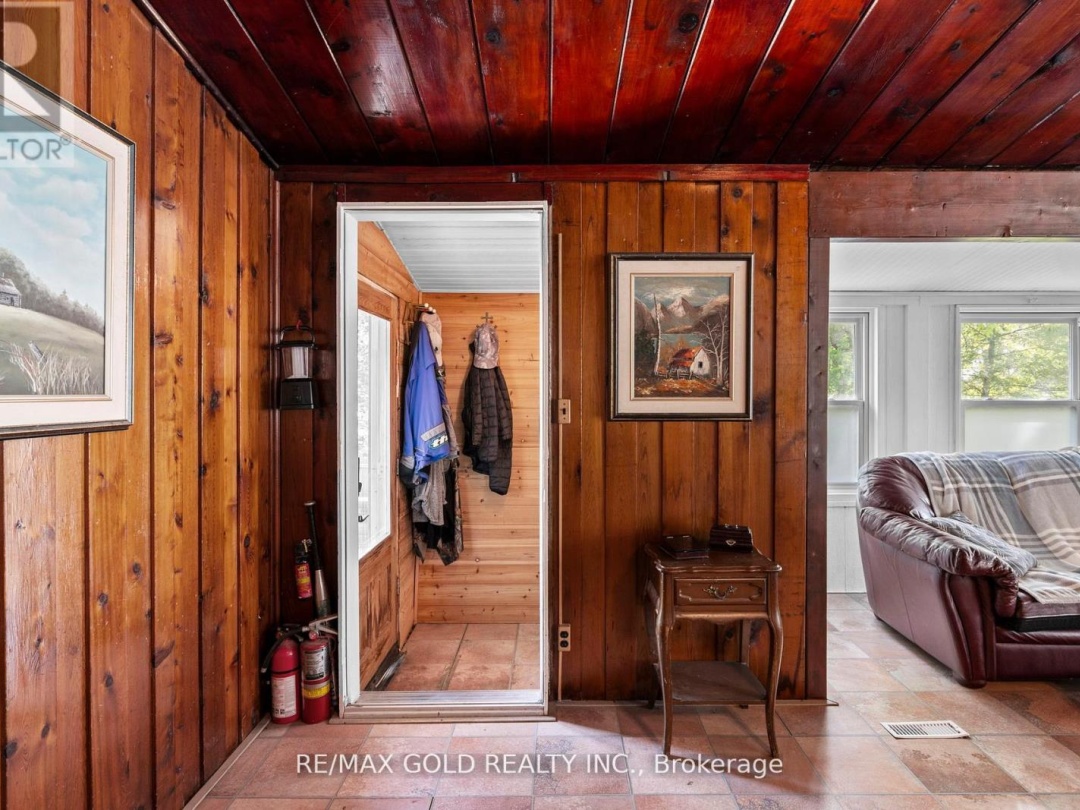 1305 CAROL ANN AVENUE, 