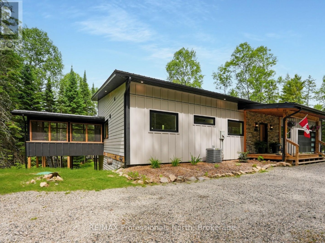 1086 STOTHART CREEK ROAD, 