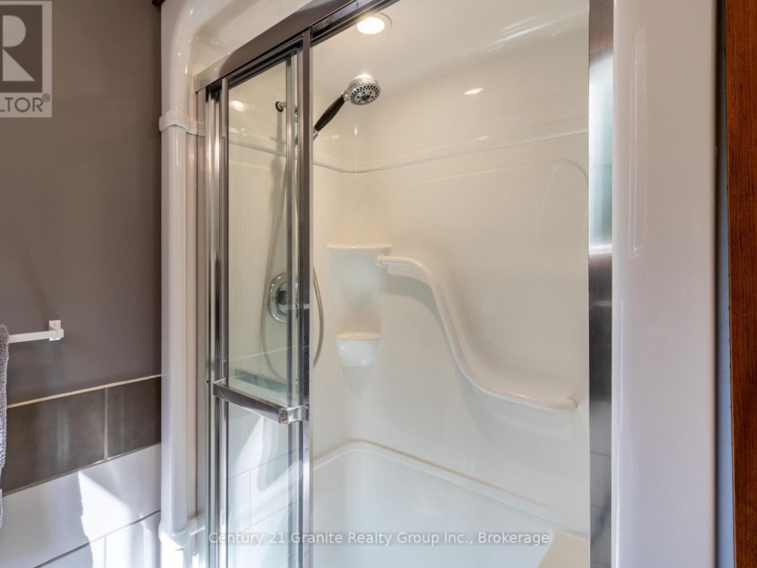 1054 THE NARROWS TRAIL, 