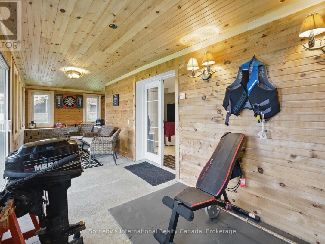 1041 Conservation Road, Doe Lake