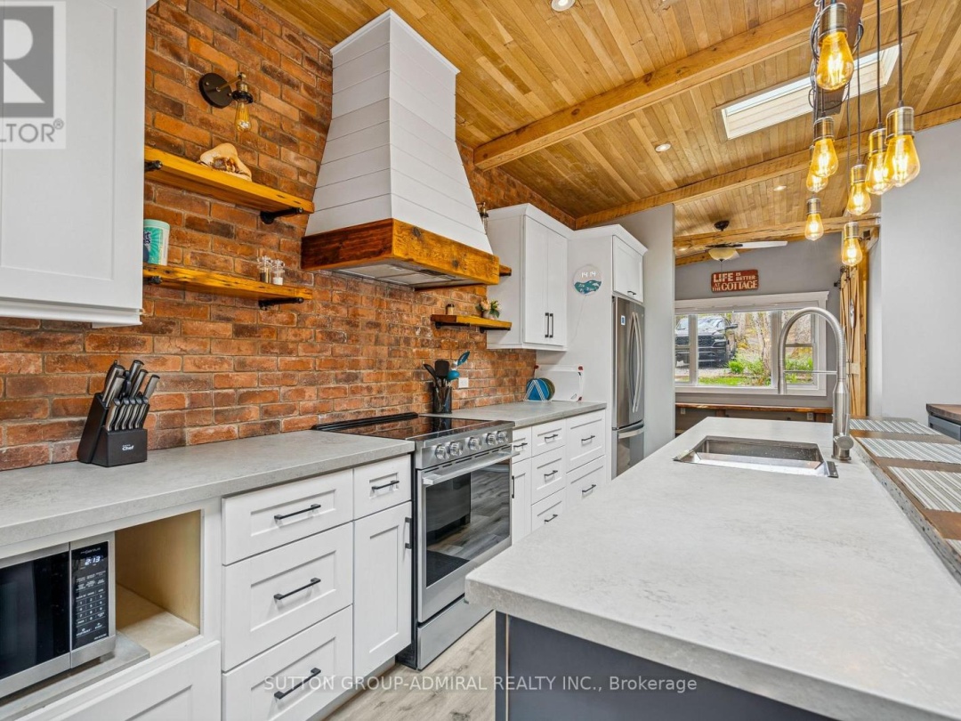 1023 Kirkpatrick Lane, Lake Muskoka