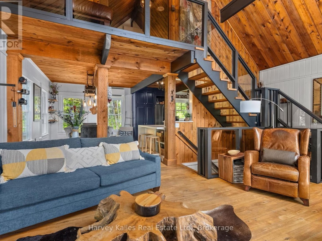 157 Chalet Crescent, Peninsula Lake