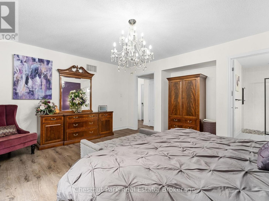 17 WINDSONG CRESCENT, 