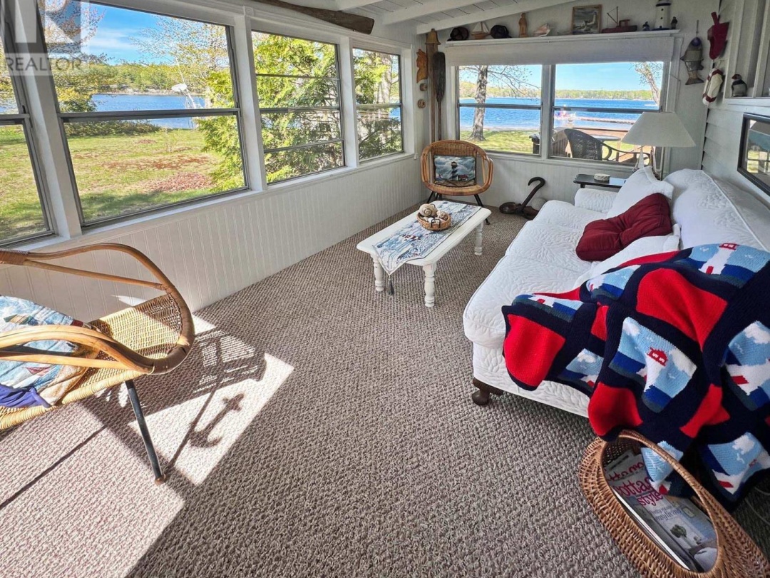 586 Rose Island Drive, Georgian Bay