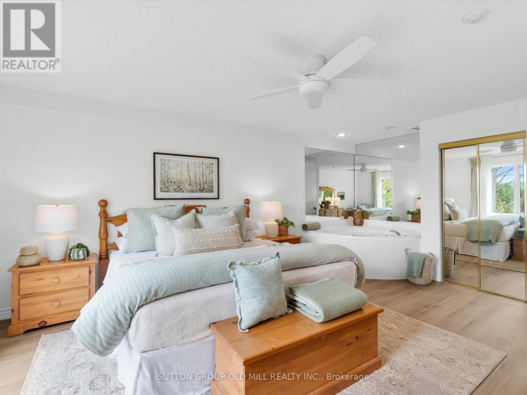 203 26 Deerhurst Drive, Peninsula Lake