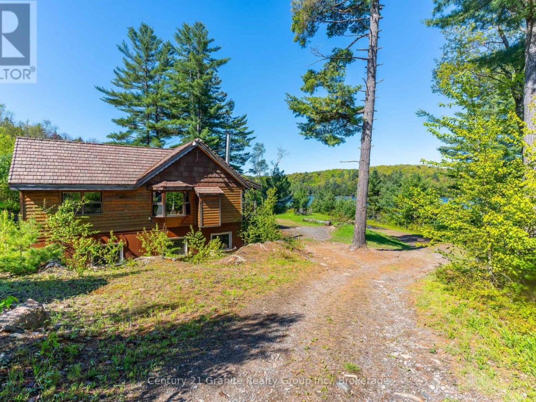 1226 TRAPLINE TRAIL, Bat Lake