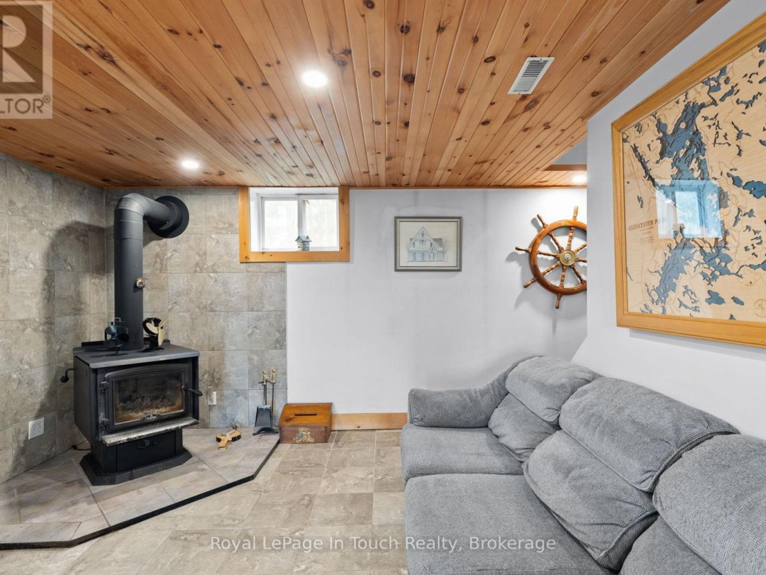1472 Otter Point Road, Gloucester Pool