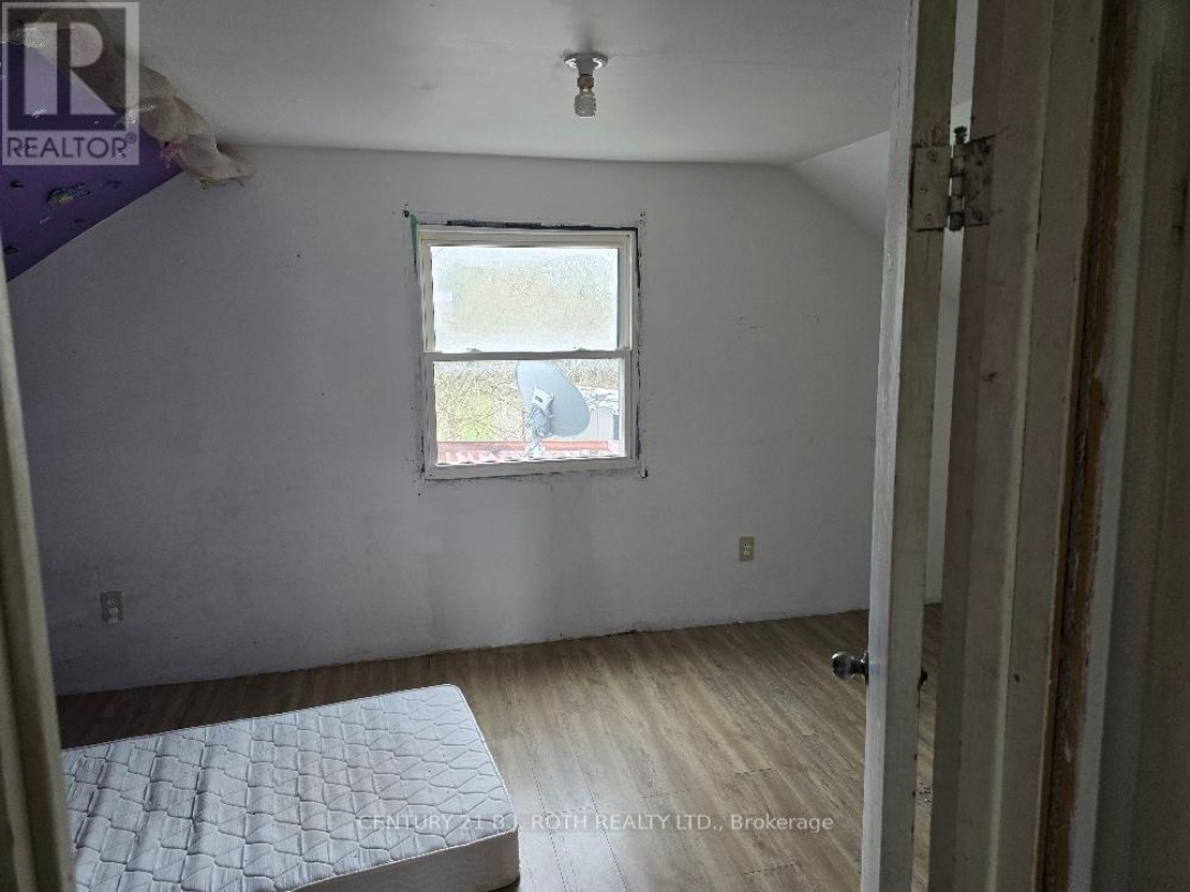 2438 UHTHOFF LINE, 
