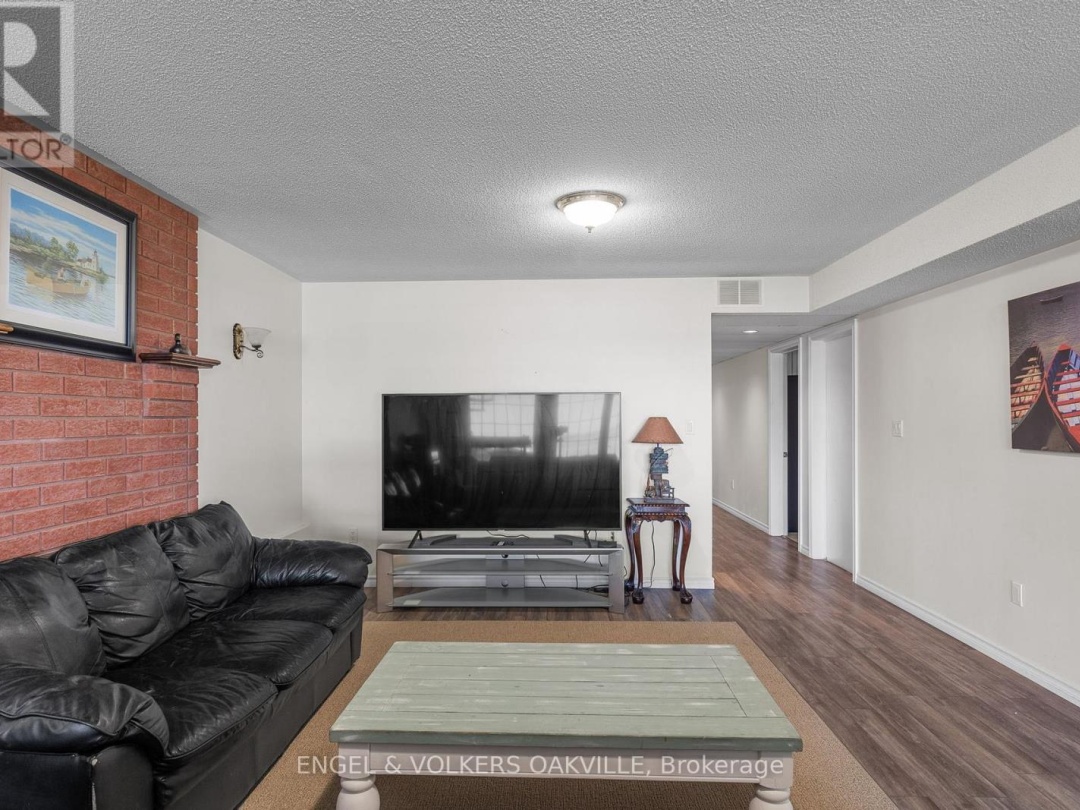 216 ROBINS POINT ROAD, 