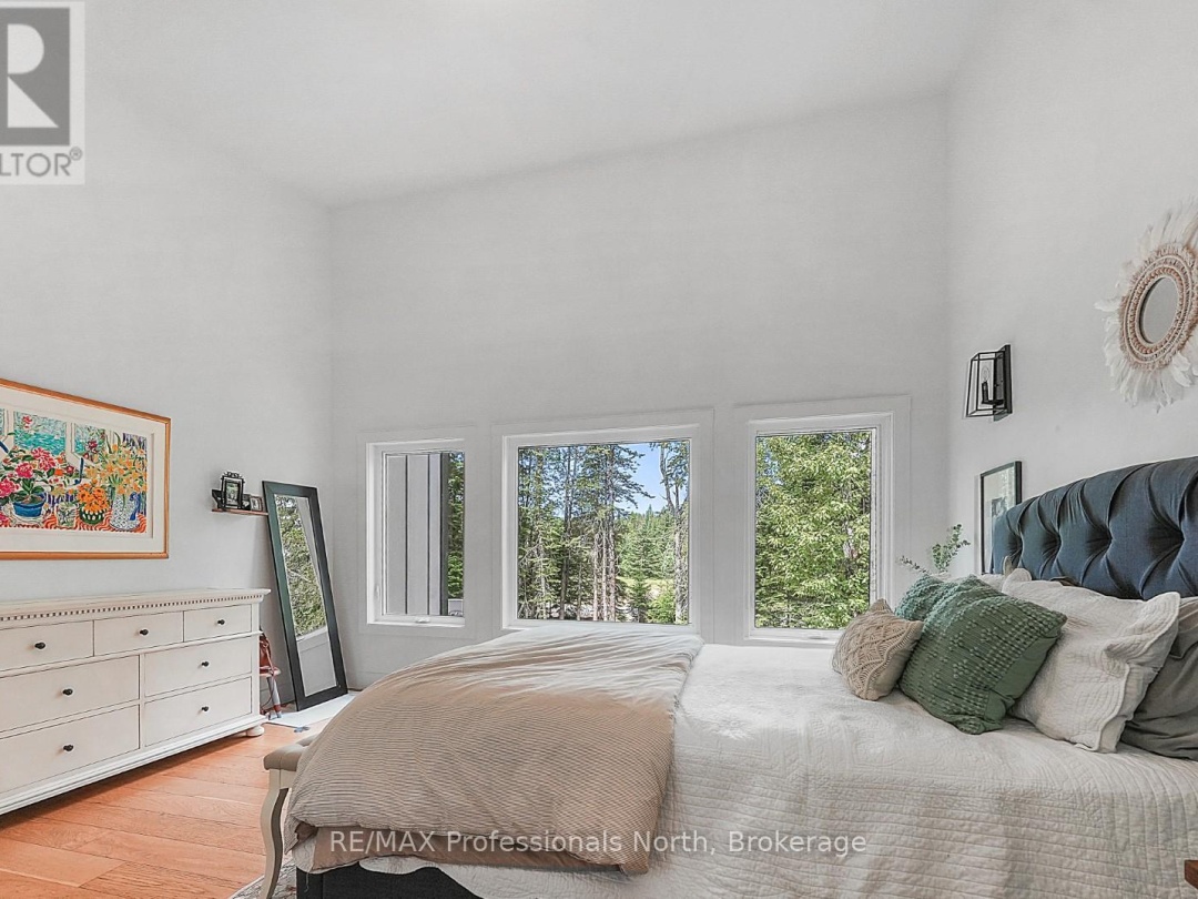 1086 STOTHART CREEK ROAD, 