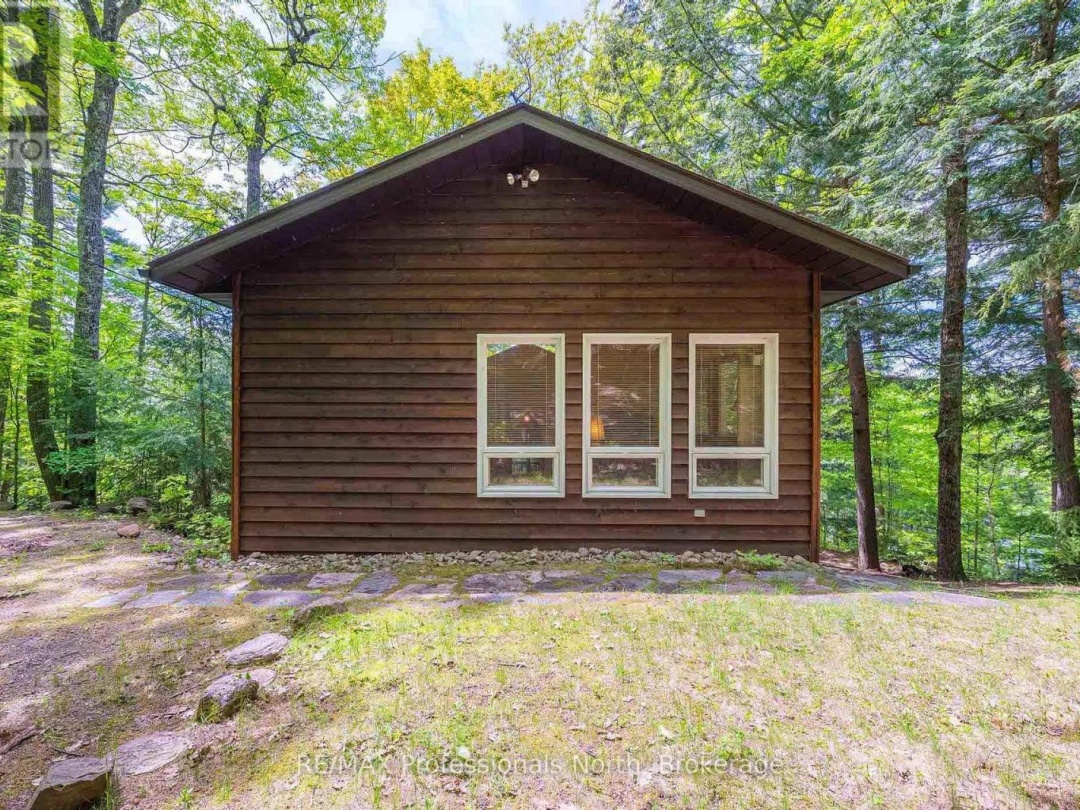 1023 Maiden Trail, Bob Lake