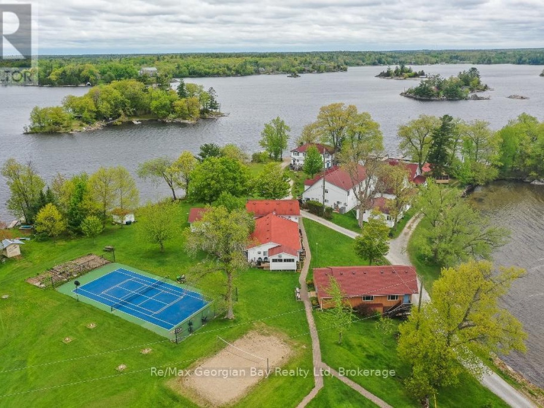 BEACH CHALET #3 - 1230 GRANDVIEW LODGE ROAD, 