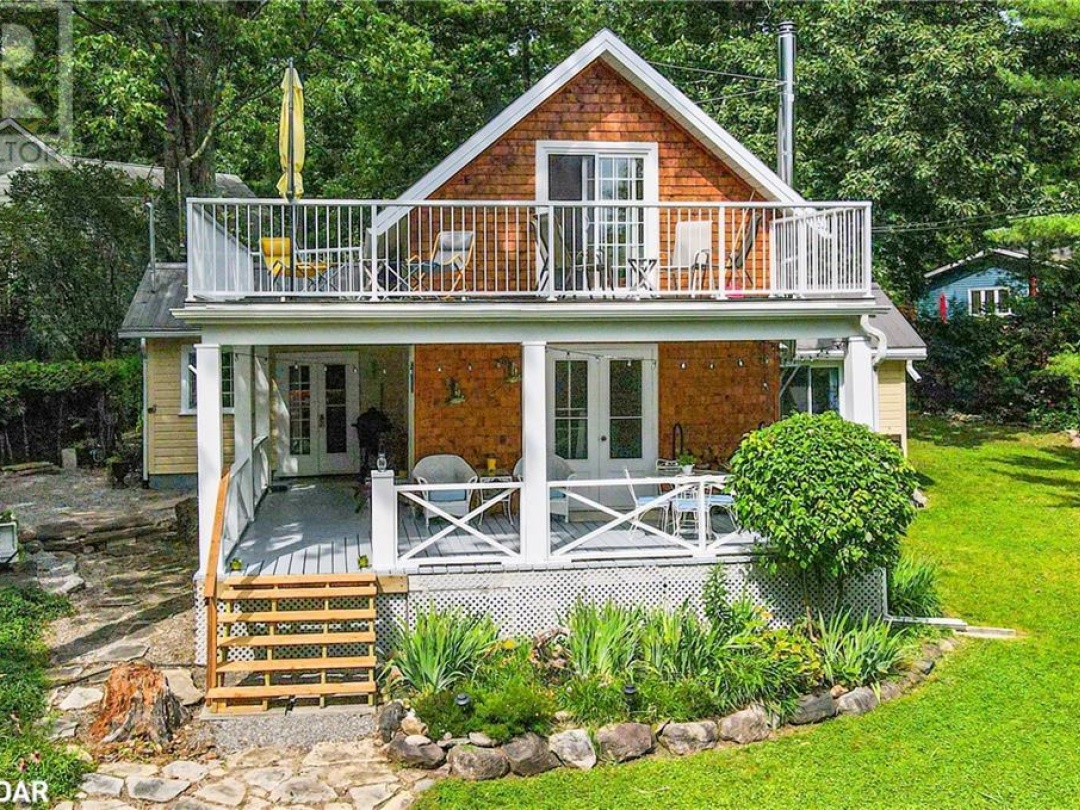 10 Sixth Street, Sturgeon Lake