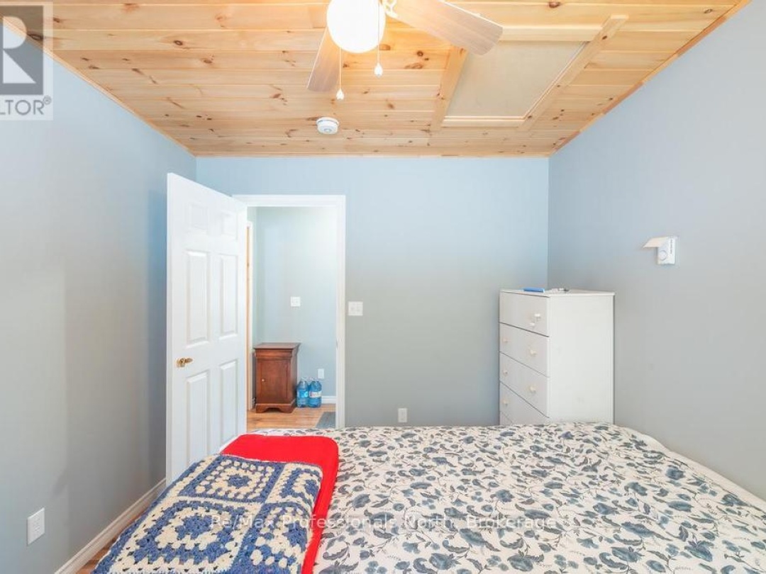 1145 Chelsea Lane, Maple Lake