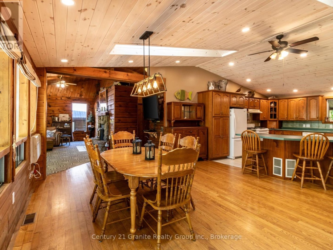 1054 THE NARROWS TRAIL, 