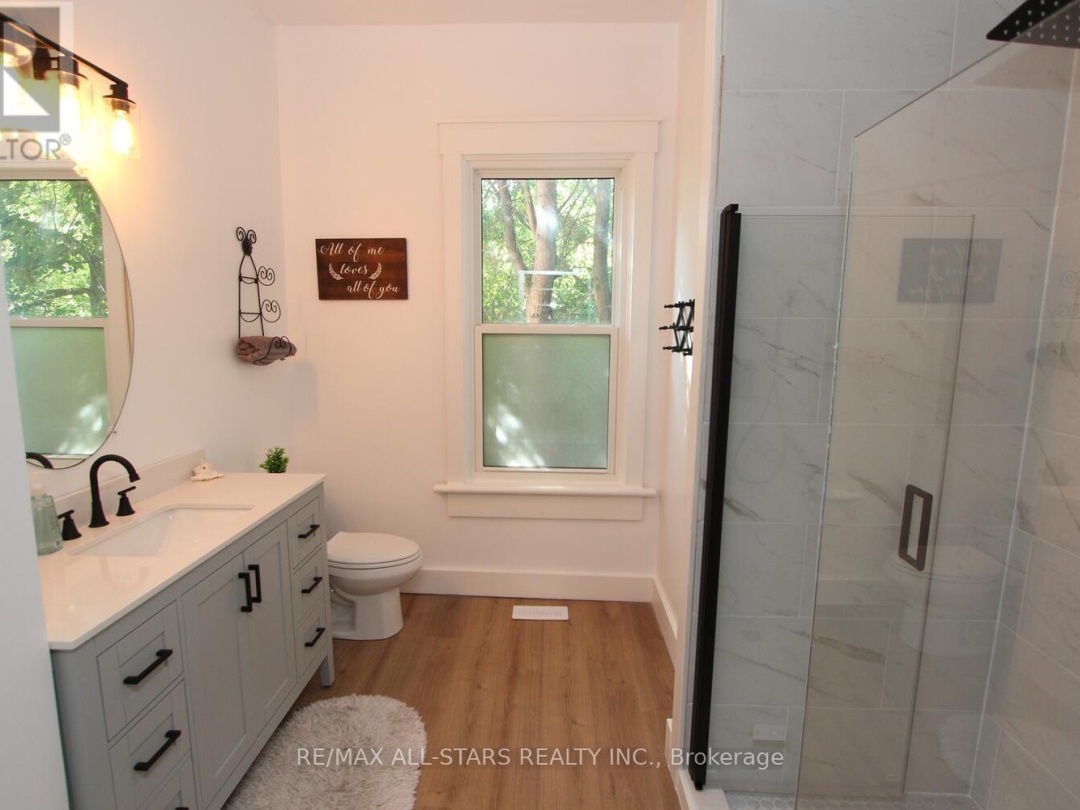 21 FRANCIS STREET E, 