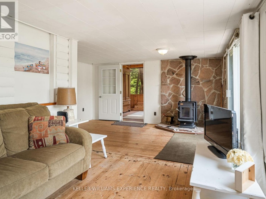 1049 Elsie Bay Road, Horseshoe Lake