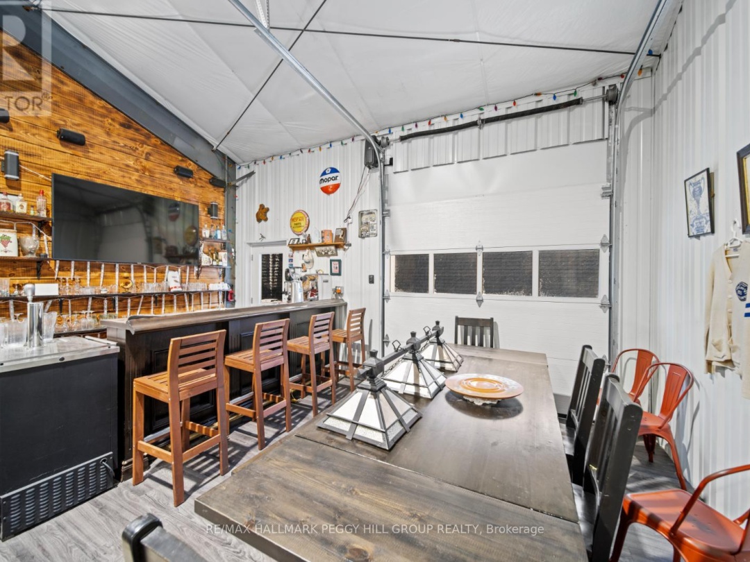 2085 Warminster Road, Severn