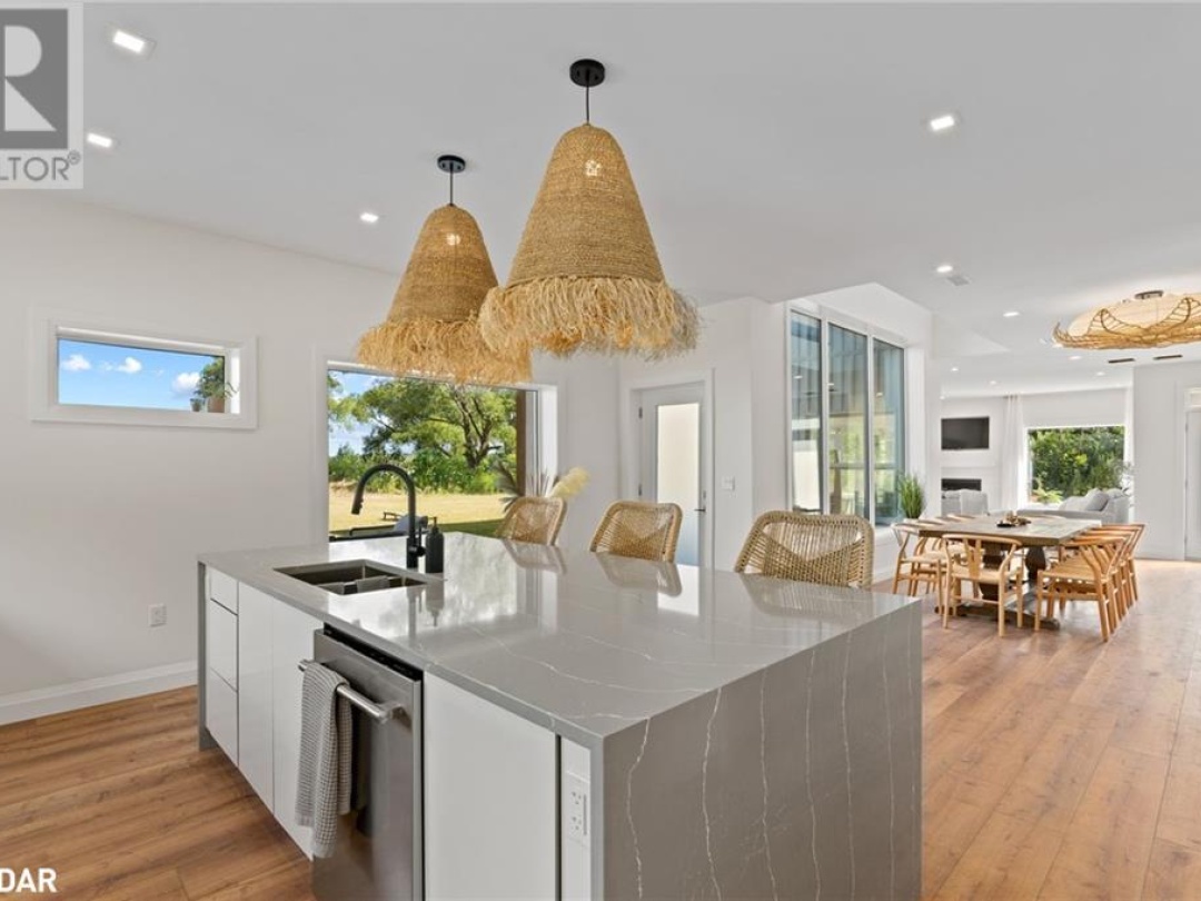 31 HEMLOCK Avenue, 