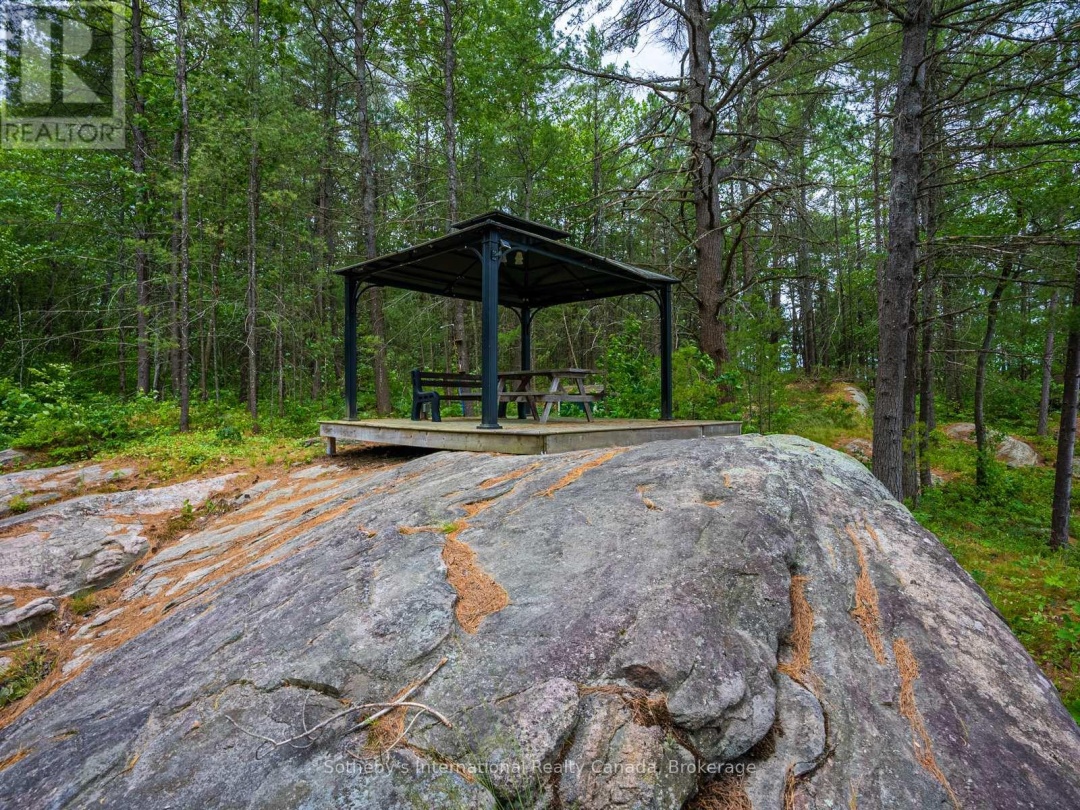 1040 KAHSHE LAKE, 