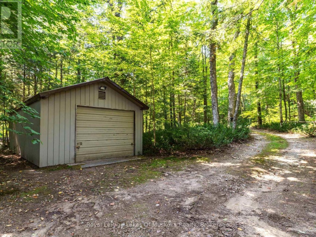 1363 West Oxbow Lake Road, Oxbow Lake
