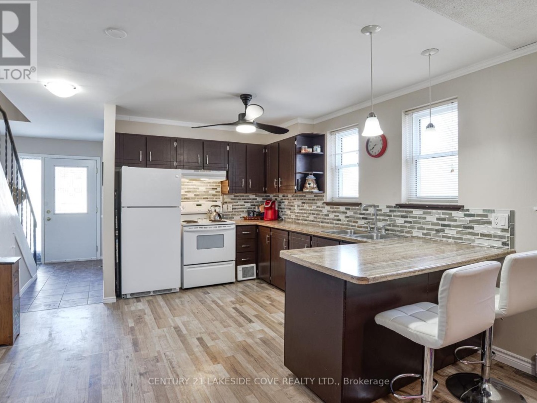 Unit 27 1 Paradise Boulevard S, Lake Simcoe
