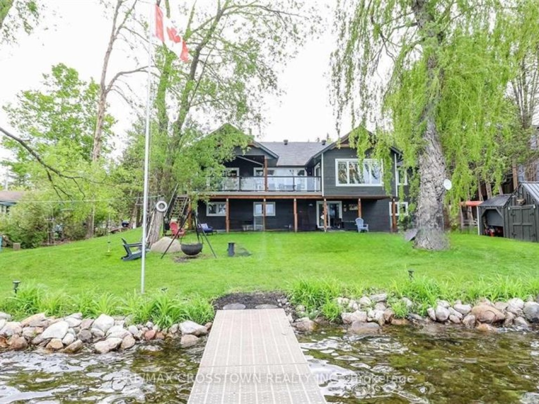 241 Eight Mile Point Road, Lake Simcoe