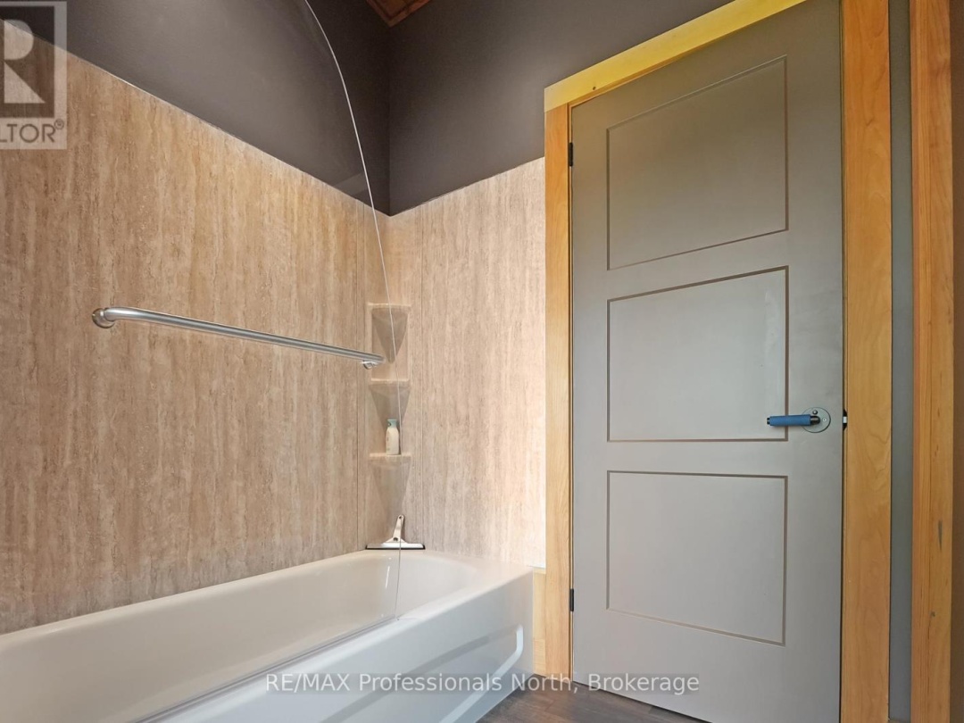 1049 TWIN ROCKS LANE, 