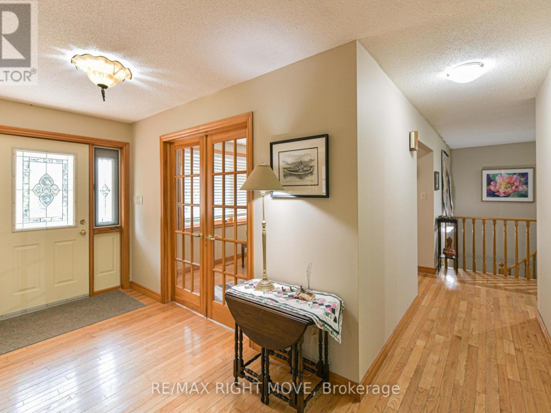 1892 CARRIAGE COURT, 