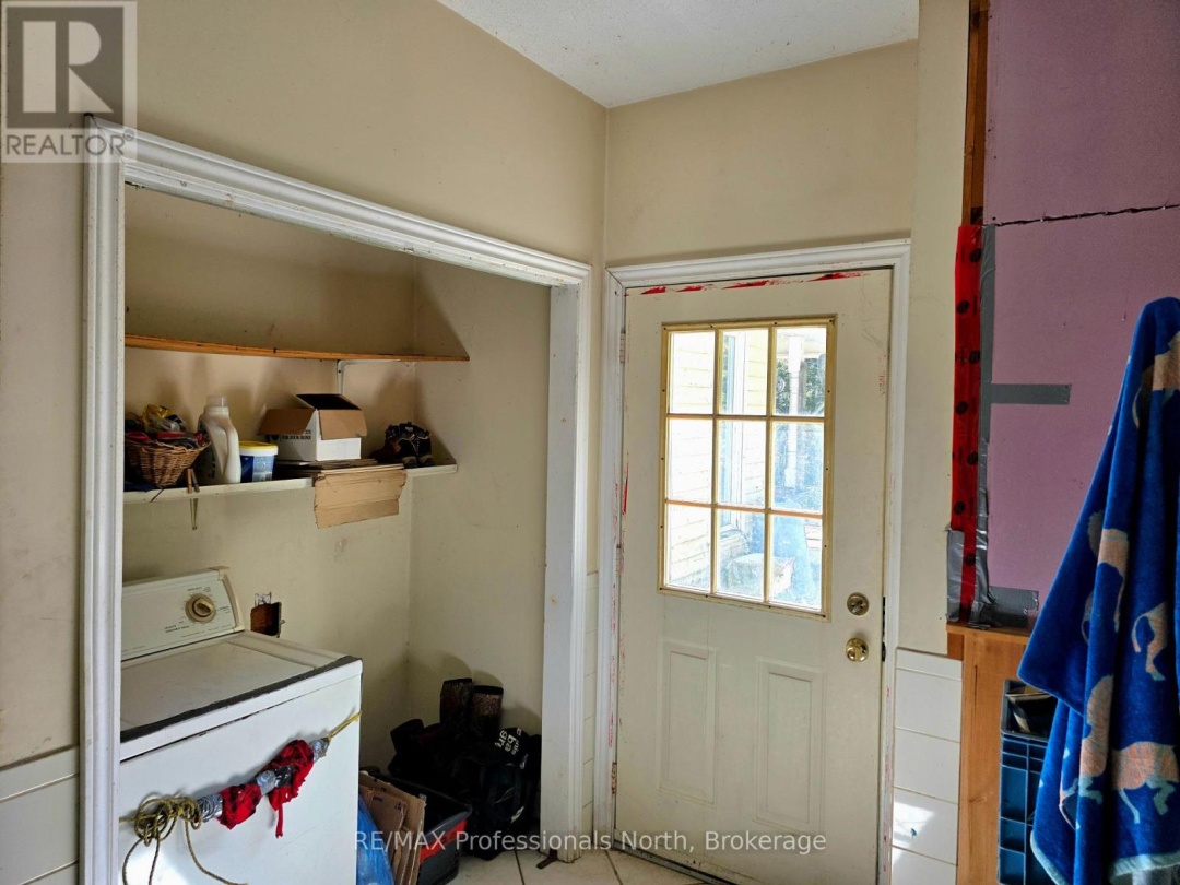 92 CONCESSION 2 & 3 ROAD W, 